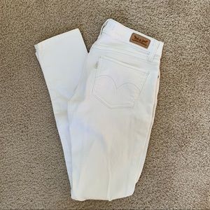 White Levi’s 524 Too Superlow Skinny Jeans